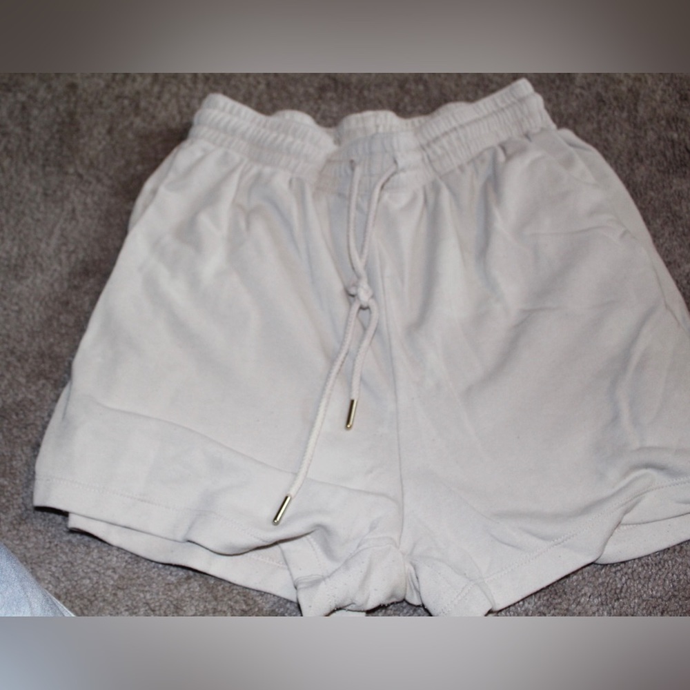 H&M Basics | Tan Lounge Shorts